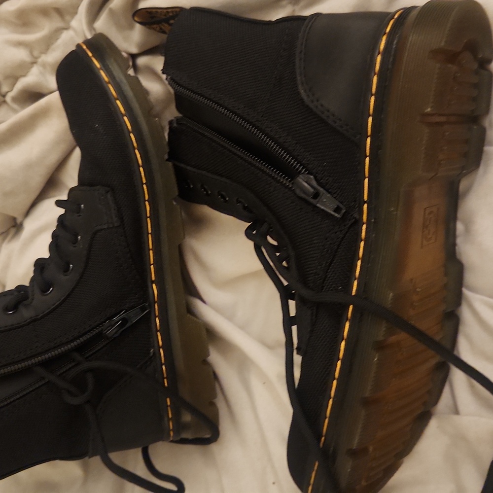Dr. Martens Black Men's Combat Boots - Picture 4 of 7